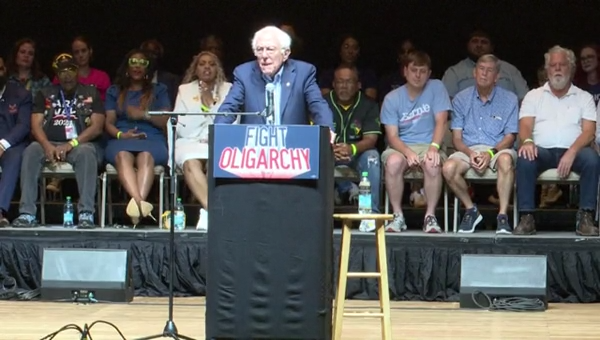 Bernie Sanders pushes income equality, access to healthcare at Shreveport rally